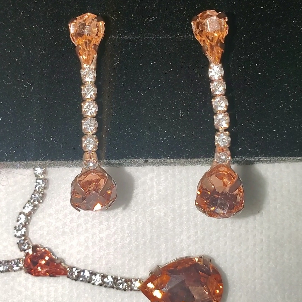 💙 GUC Rose Gold Jewelry Set - Picture 2 of 10